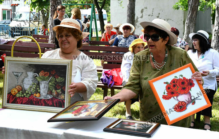 Плетива и стари градски песни в Крум за девета година