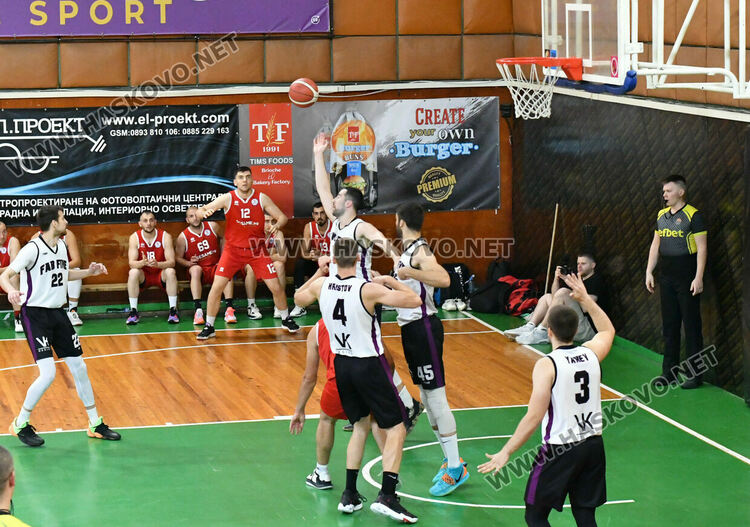 Баскетболистите на Хасково ще спорят за титлата в „А“ група