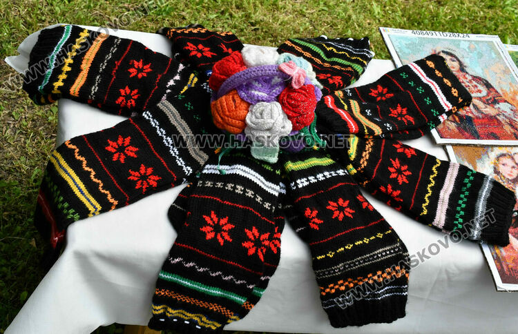 Плетива и стари градски песни в Крум за девета година