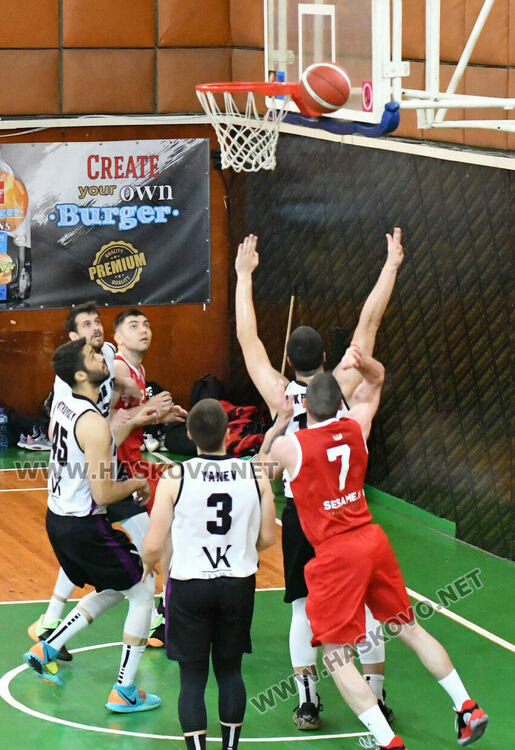 Баскетболистите на Хасково ще спорят за титлата в „А“ група