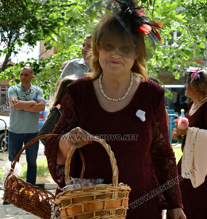 Плетива и стари градски песни в Крум за девета година