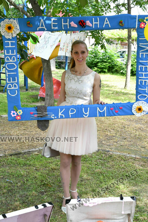 Плетива и стари градски песни в Крум за девета година