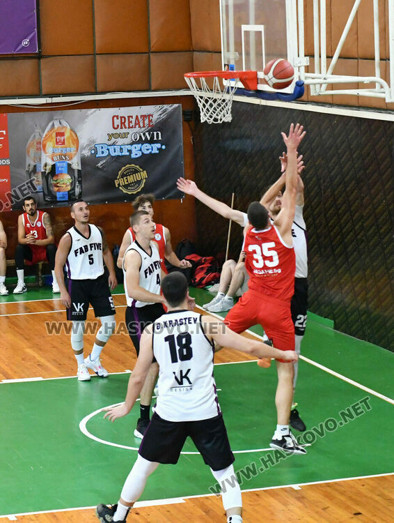 Баскетболистите на Хасково ще спорят за титлата в „А“ група