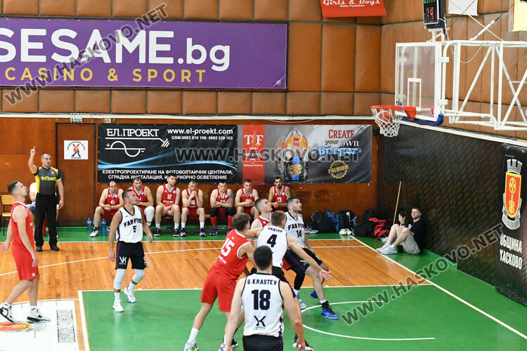 Баскетболистите на Хасково ще спорят за титлата в „А“ група