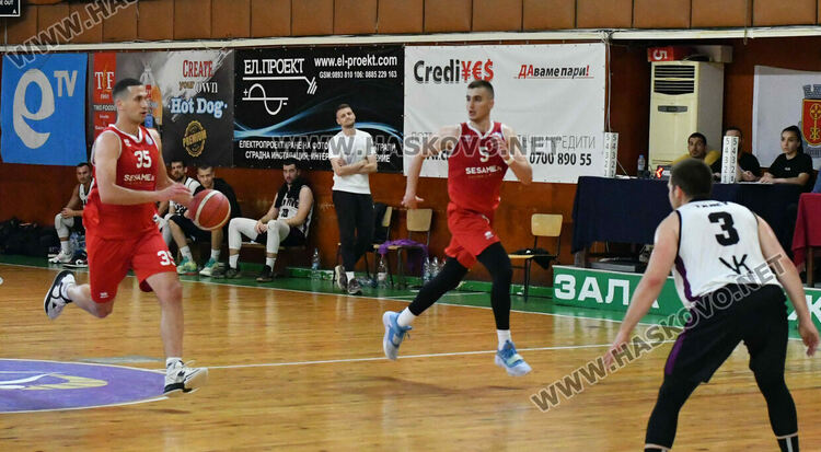Баскетболистите на Хасково ще спорят за титлата в „А“ група