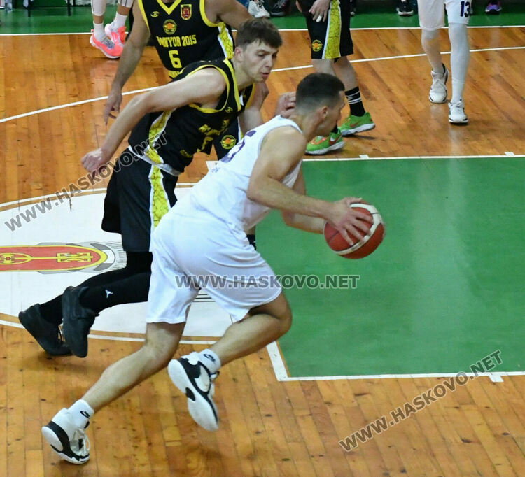 Баскетболистите на Хасково спечелиха сребърните медали в „А“ група