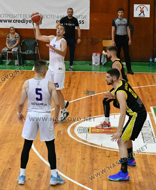 Баскетболистите на Хасково спечелиха сребърните медали в „А“ група