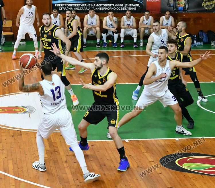 Баскетболистите на Хасково спечелиха сребърните медали в „А“ група