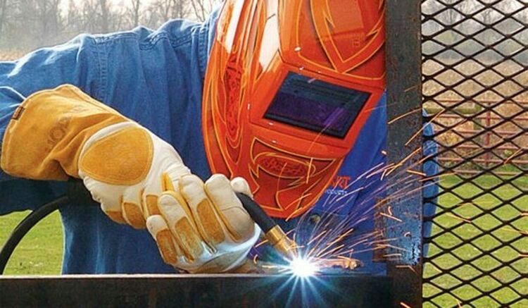 Търсят заварчици за 3500 лв. заплата в Хасково