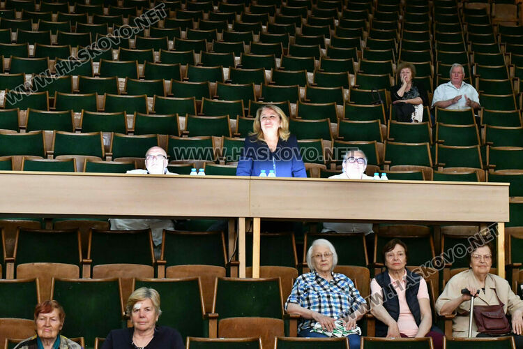 Откриха Националния конкурс-фестивал „С песните на Ари“