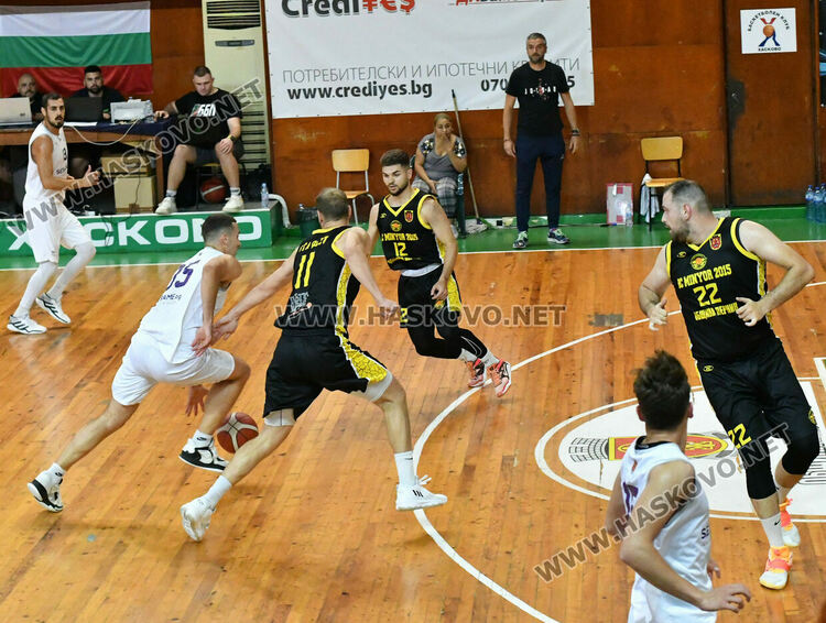 Баскетболистите на Хасково спечелиха сребърните медали в „А“ група