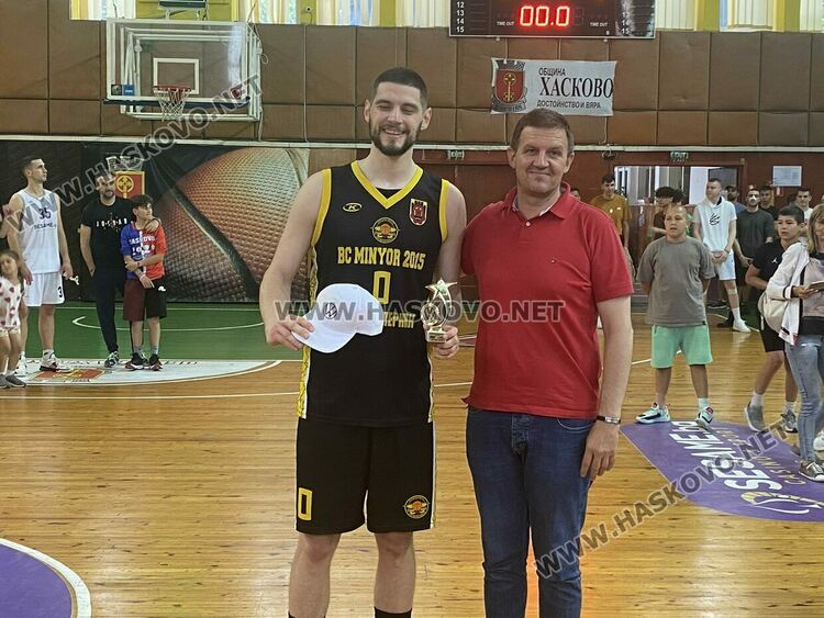 Баскетболистите на Хасково спечелиха сребърните медали в „А“ група