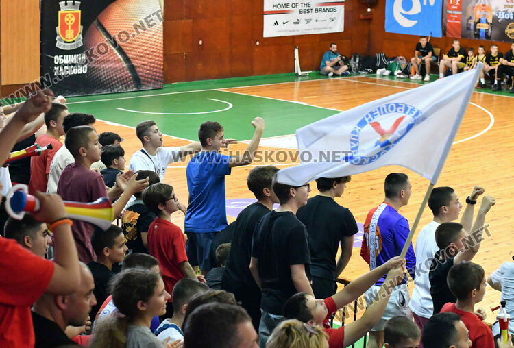 Баскетболистите на Хасково спечелиха сребърните медали в „А“ група