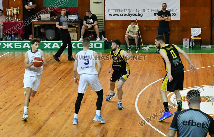 Баскетболистите на Хасково спечелиха сребърните медали в „А“ група