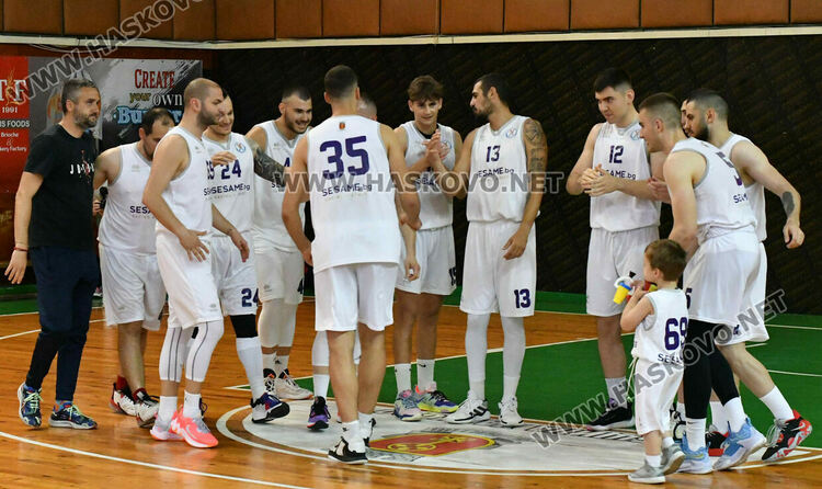 Баскетболистите на Хасково спечелиха сребърните медали в „А“ група