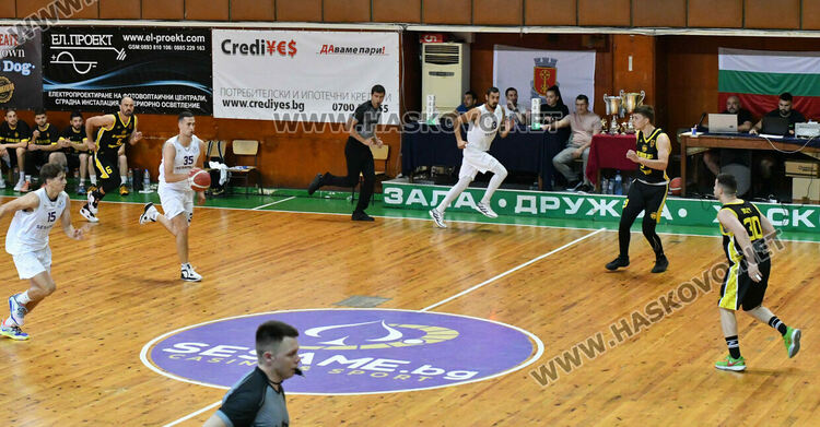 Баскетболистите на Хасково спечелиха сребърните медали в „А“ група