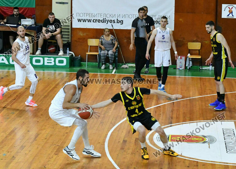 Баскетболистите на Хасково спечелиха сребърните медали в „А“ група