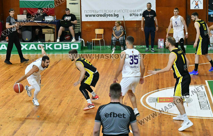 Баскетболистите на Хасково спечелиха сребърните медали в „А“ група