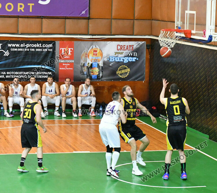 Баскетболистите на Хасково спечелиха сребърните медали в „А“ група