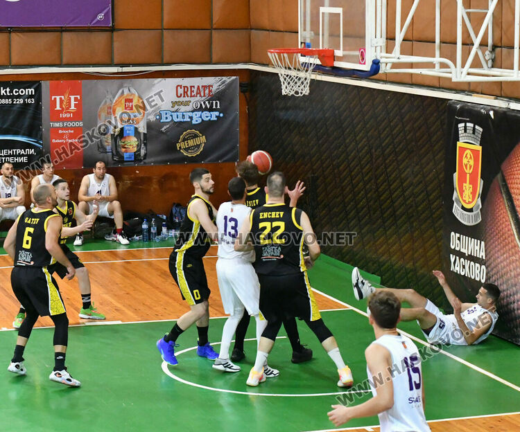 Баскетболистите на Хасково спечелиха сребърните медали в „А“ група