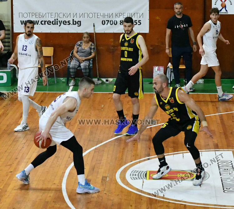 Баскетболистите на Хасково спечелиха сребърните медали в „А“ група