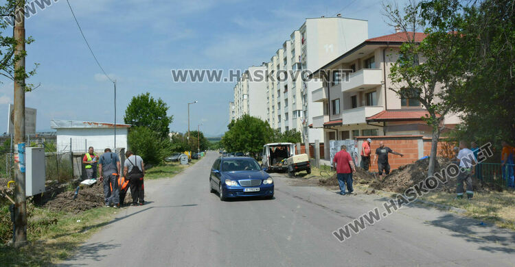 Част от „Червена стена“ без вода заради прокарване на връзка към новия басейн