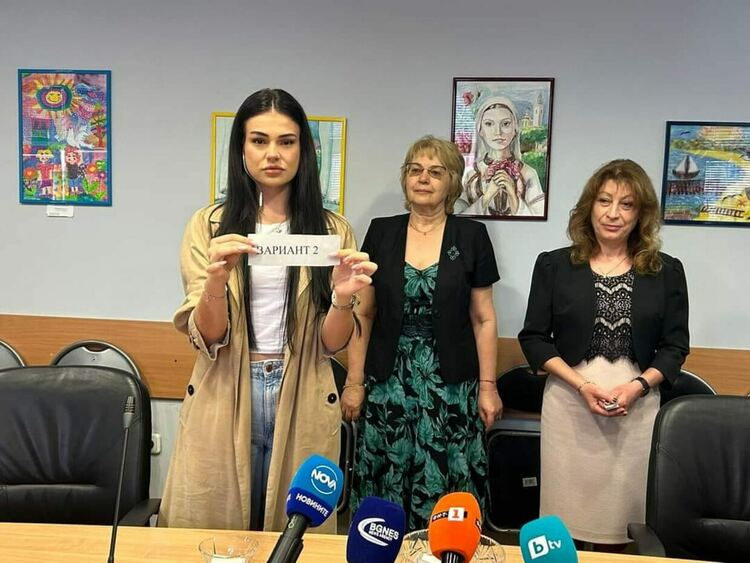 3622-ма седмокласници и десетокласници се явяват на изпити днес в региона на Хасково