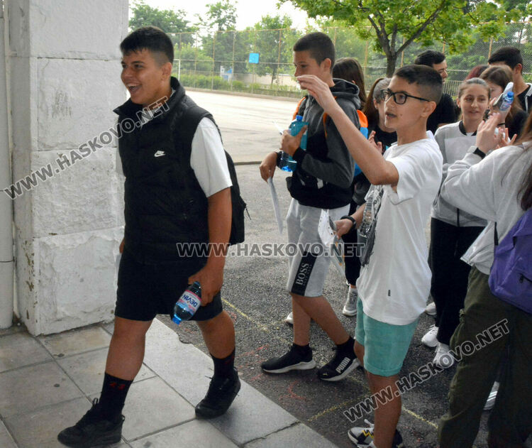 3622-ма седмокласници и десетокласници се явяват на изпити днес в региона на Хасково