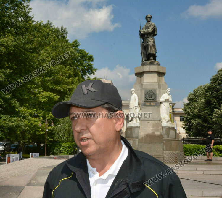 Паметникът на Незнайния войн светна след основно почистване