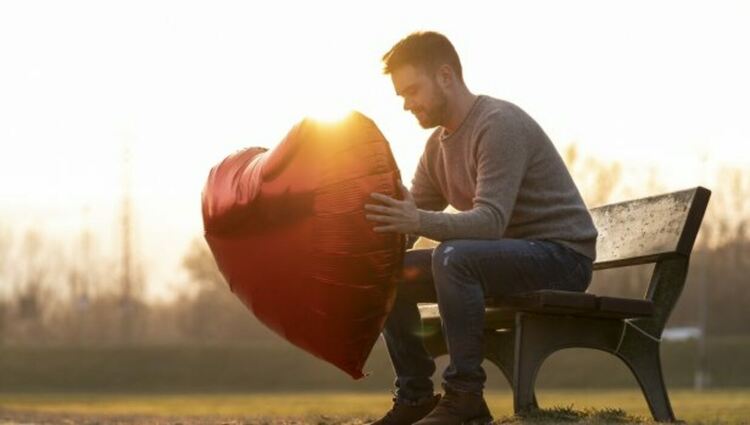 Зодиите, които се изпаряват от връзката като призрак