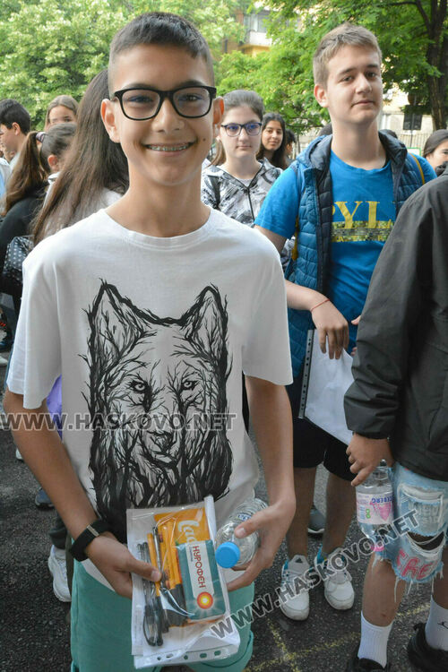 3622-ма седмокласници и десетокласници се явяват на изпити днес в региона на Хасково