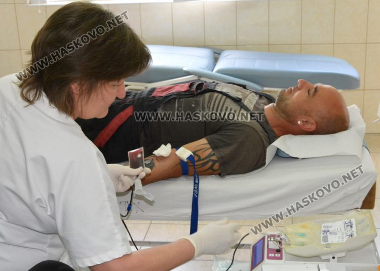 244 души дариха кръв безвъзмездно в Хасково за година