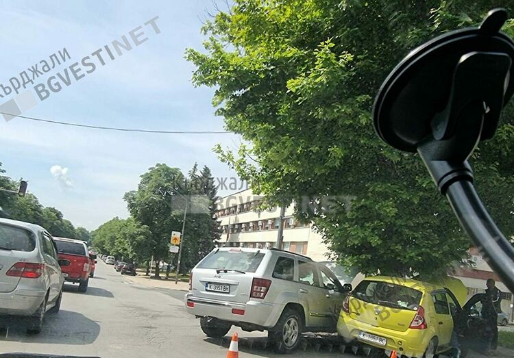 Катастрофа на кръстовището до Съда