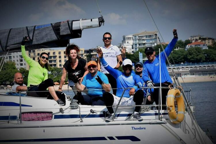 Яхта Теодора със сребърен медал на престижно ветроходно състезание
