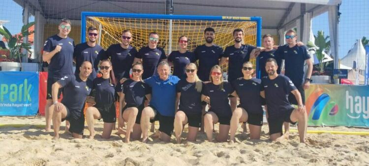 Сестри Георгиеви от Хасково с европейски съдийски сертификат по плажен хандбал