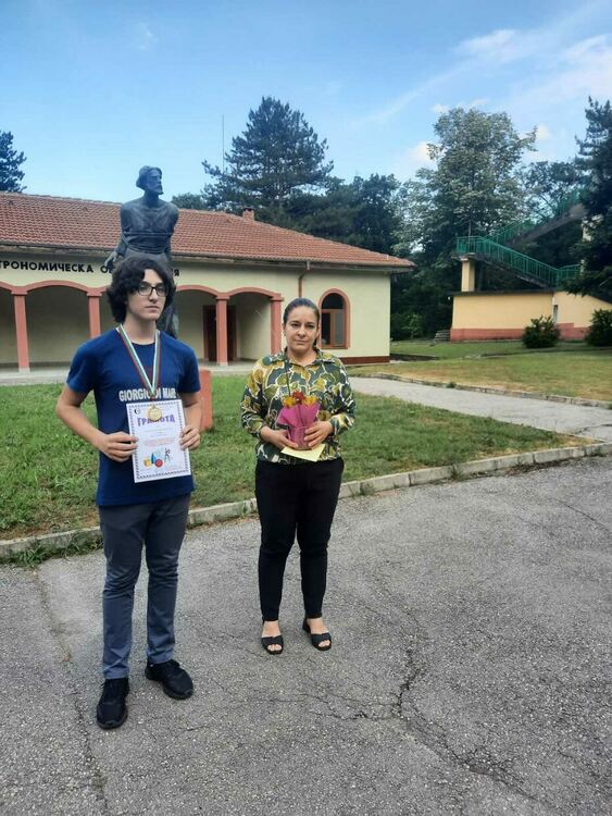 Отличиха 42-ма изявени математици в Димитровград