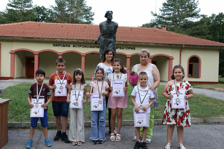 Отличиха 42-ма изявени математици в Димитровград