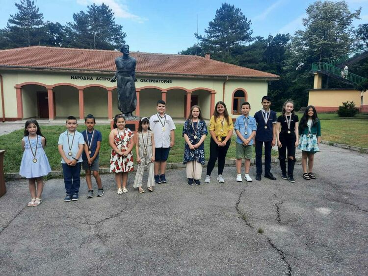 Отличиха 42-ма изявени математици в Димитровград