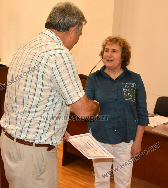 Съдии от Хасково отличиха ученици от Езиковата за партньорство и есе по право