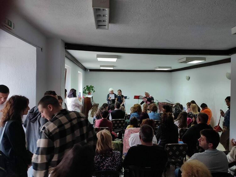 Талантливи малки цигулари и пианисти изпълниха читалищатата в Райково и Устово/галерия/