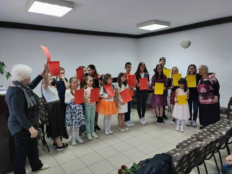 Талантливи малки цигулари и пианисти изпълниха читалищатата в Райково и Устово/галерия/