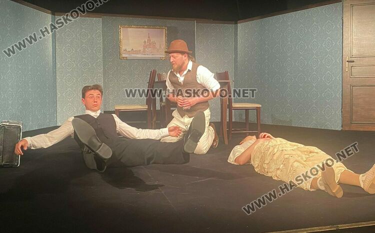 Режисьорът Атанас Атанасов сбъдва мечта на хасковска сцена с компилация по Чехов „Смехът на сърцето“