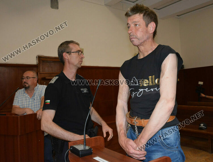 Задържаният за убийството на баща си: Съжалявам за случилото се