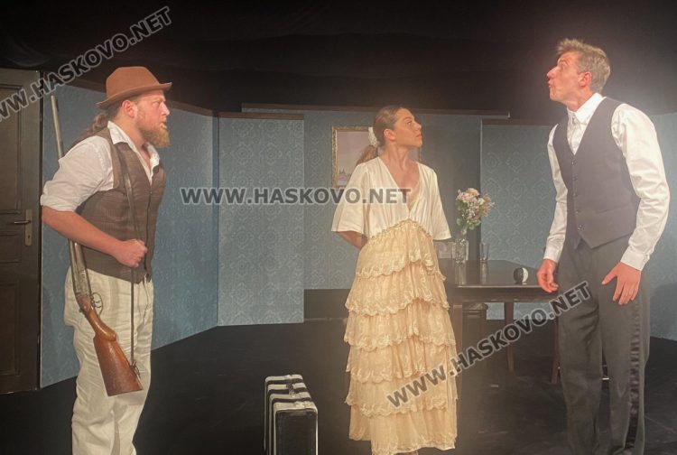 Режисьорът Атанас Атанасов сбъдва мечта на хасковска сцена с компилация по Чехов „Смехът на сърцето“