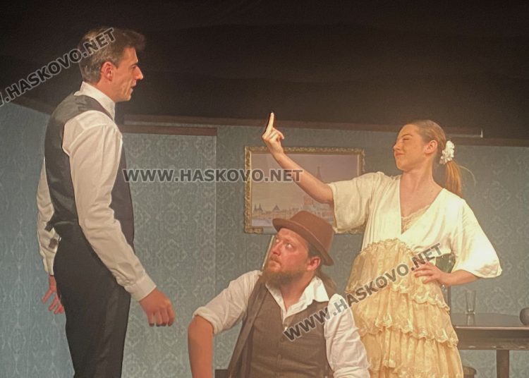 Режисьорът Атанас Атанасов сбъдва мечта на хасковска сцена с компилация по Чехов „Смехът на сърцето“