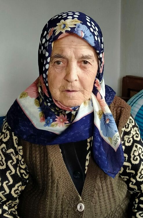 Баба Хабибе от Млечино благодари на лекарите от Очно отделение в Кърджали