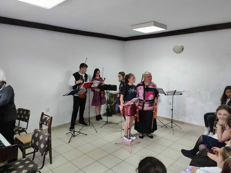 Талантливи малки цигулари и пианисти изпълниха читалищатата в Райково и Устово/галерия/