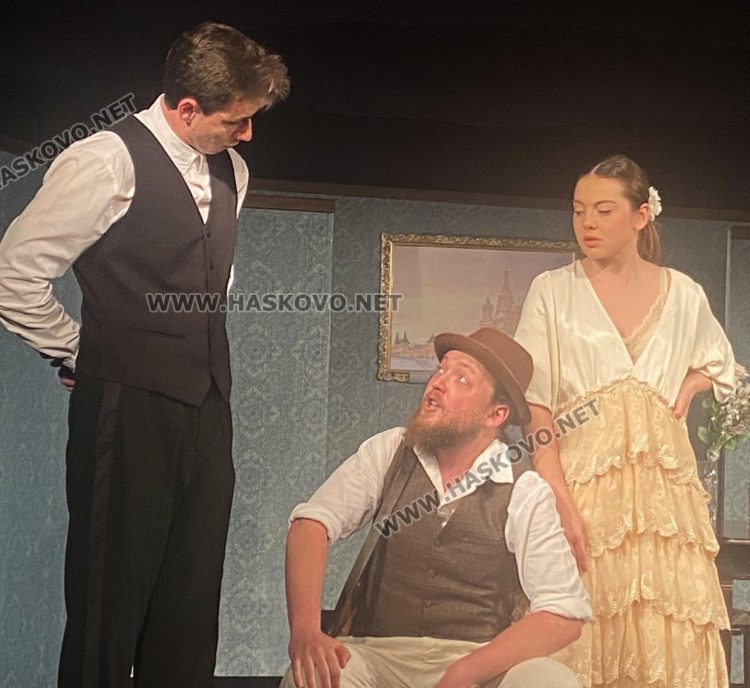 Режисьорът Атанас Атанасов сбъдва мечта на хасковска сцена с компилация по Чехов „Смехът на сърцето“