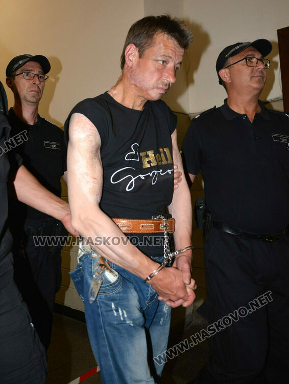 Задържаният за убийството на баща си: Съжалявам за случилото се