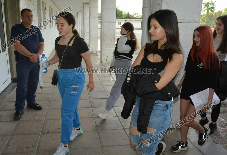 Учениците от 7 и 10 клас отново в училище за Националното външно оценяване по математика